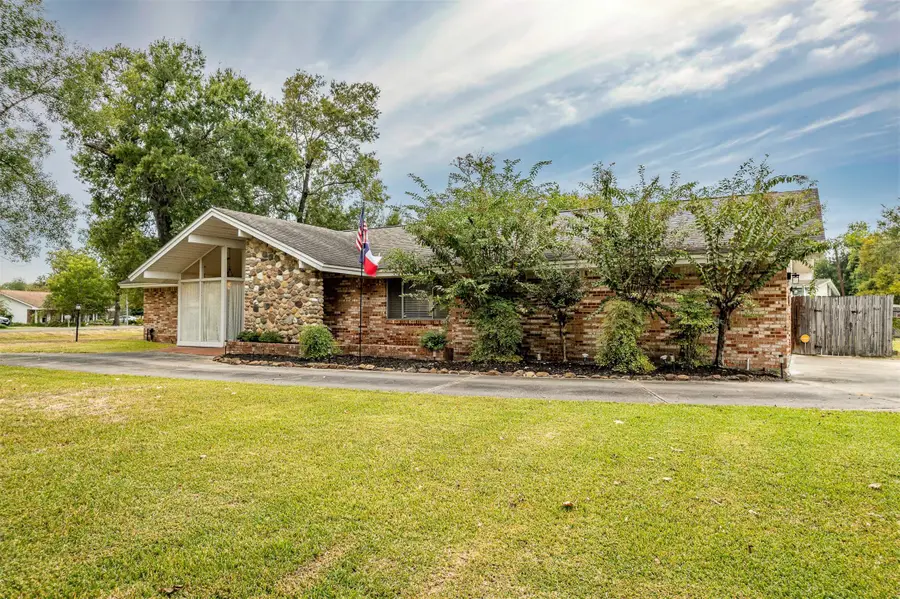 101 Crestway Drive, Baytown, TX 77520 - #2