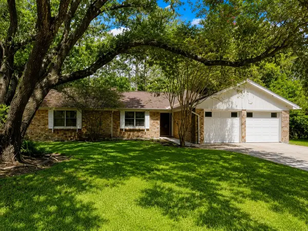 5107 Longshadow Drive, Dickinson, TX 77539