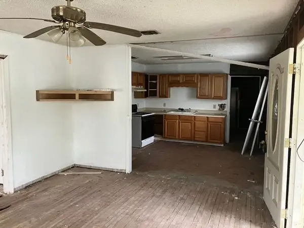 220 S Live Oak Avenue, New Braunfels, TX 78130