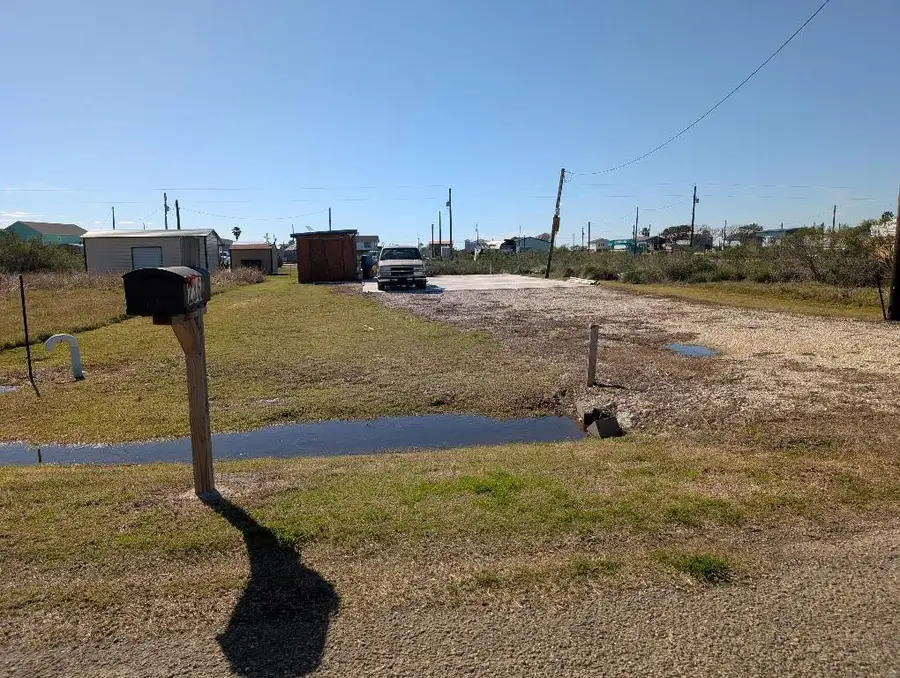 170 White Cap Street, Sargent, TX 77414 - Image #2