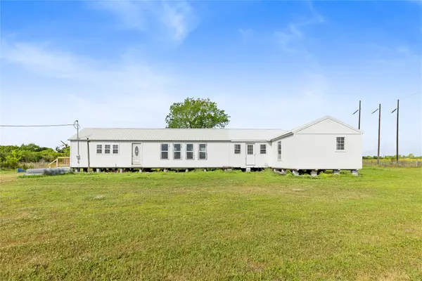 7171 Breezewood Drive, Iola, TX 77861