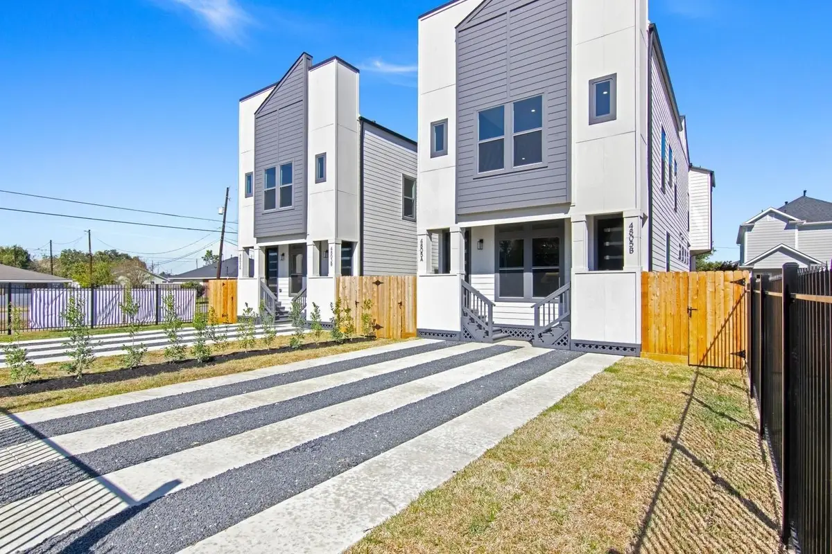 4805 Paula, Houston, TX 77033 - Image #1