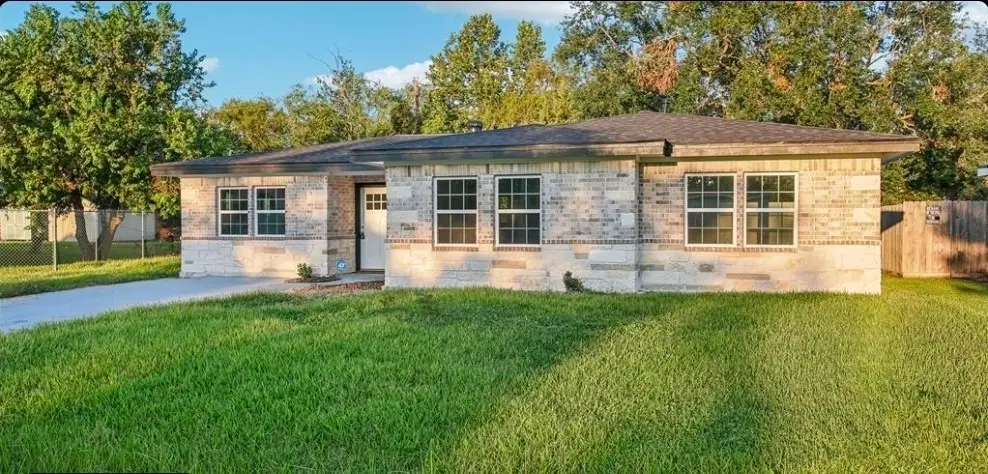 105 Lee Drive, La Marque, TX 77568 - #1