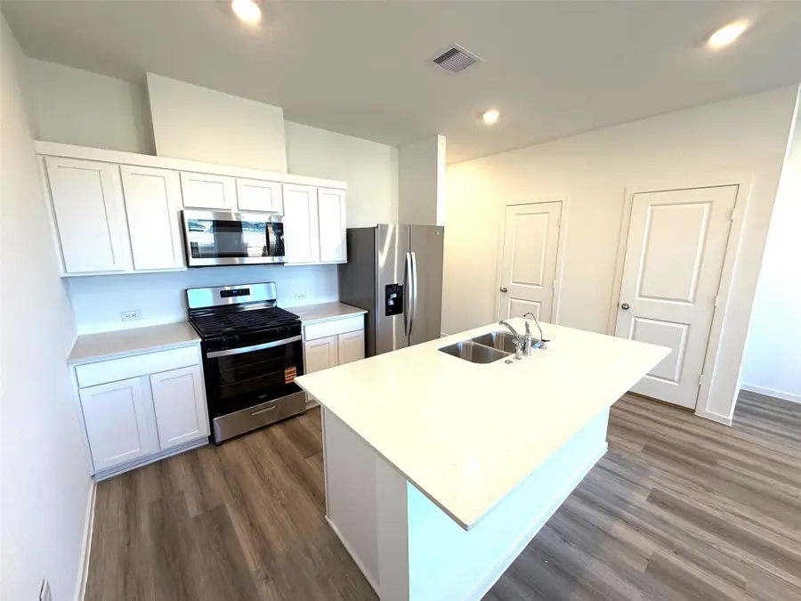 942 Moon Drop Lane, Houston, TX 77090 - Image #3