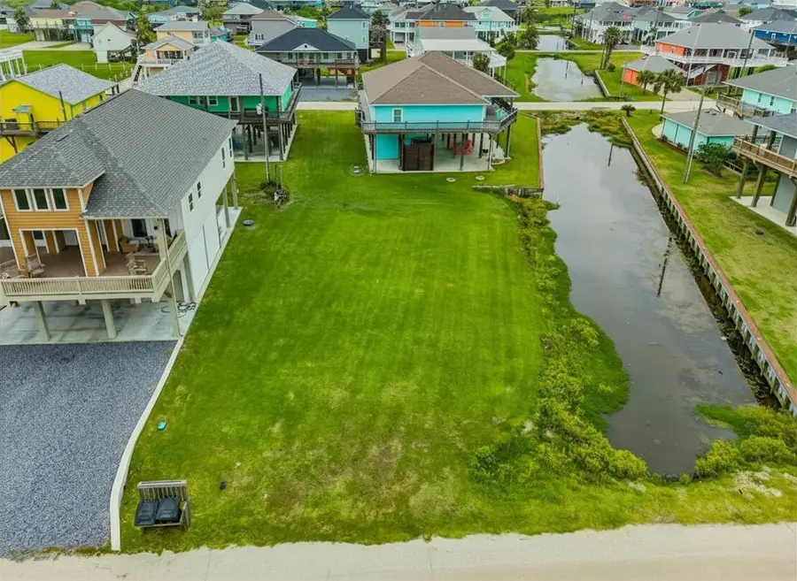 946 Sue Drive, Crystal Beach, TX 77650 - #2