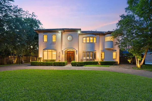 11714 Memorial Drive, Houston, TX 77024