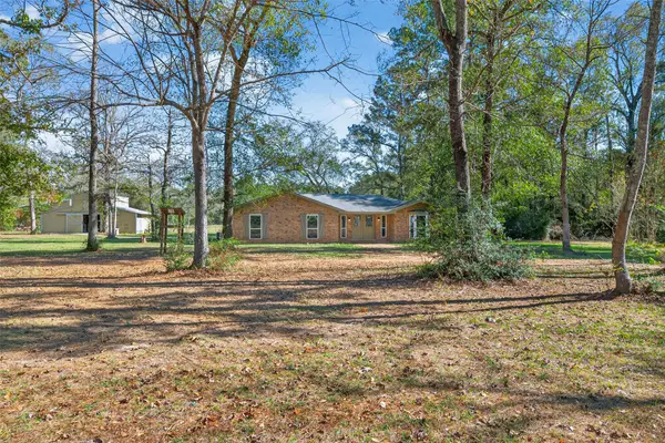 8498 Pine Shadows, Cleveland, TX 77328