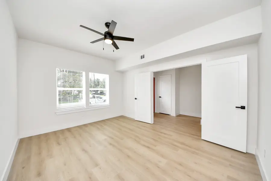 1316 W Willis Street, Alvin, TX 77511 - Image #3