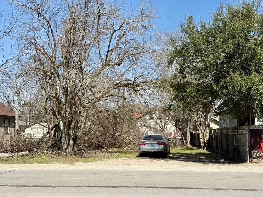 912 Main Street, Palacios, TX 77465 - Image #3