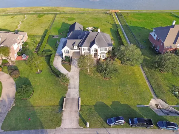 1860 Lake Landing Drive, League City, TX 77573