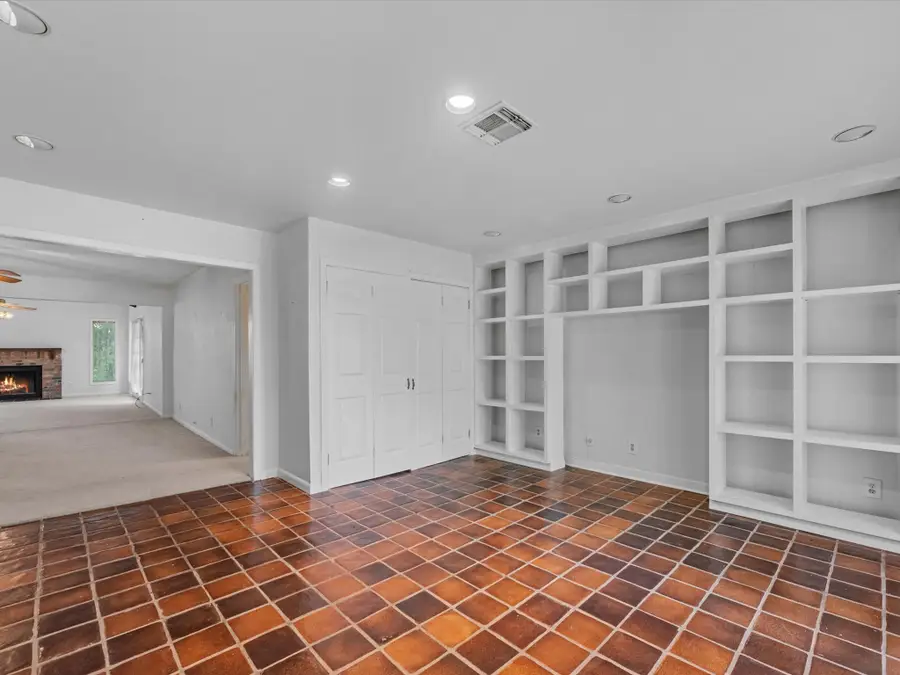 4910 Yarwell Drive, Houston, TX 77096 - #3