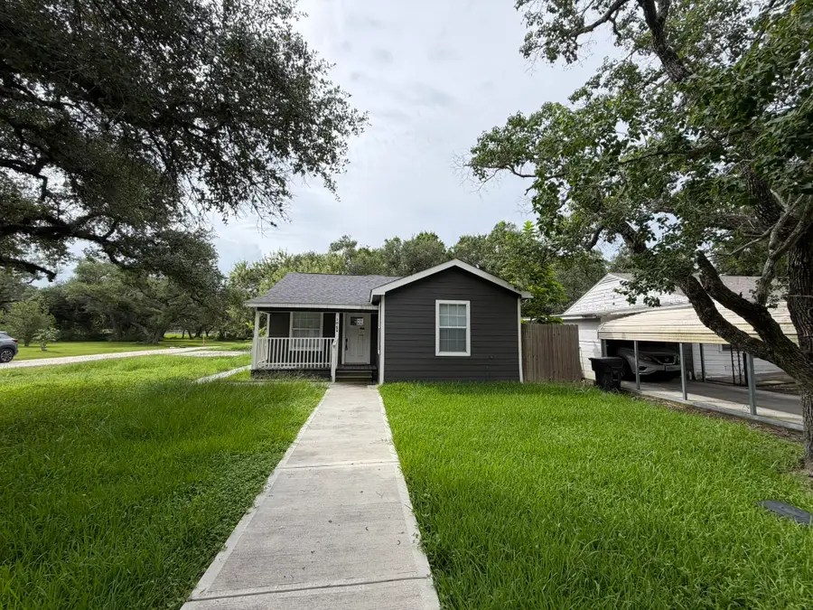 104 Mesquite Street, Louise, TX 77455 - #2