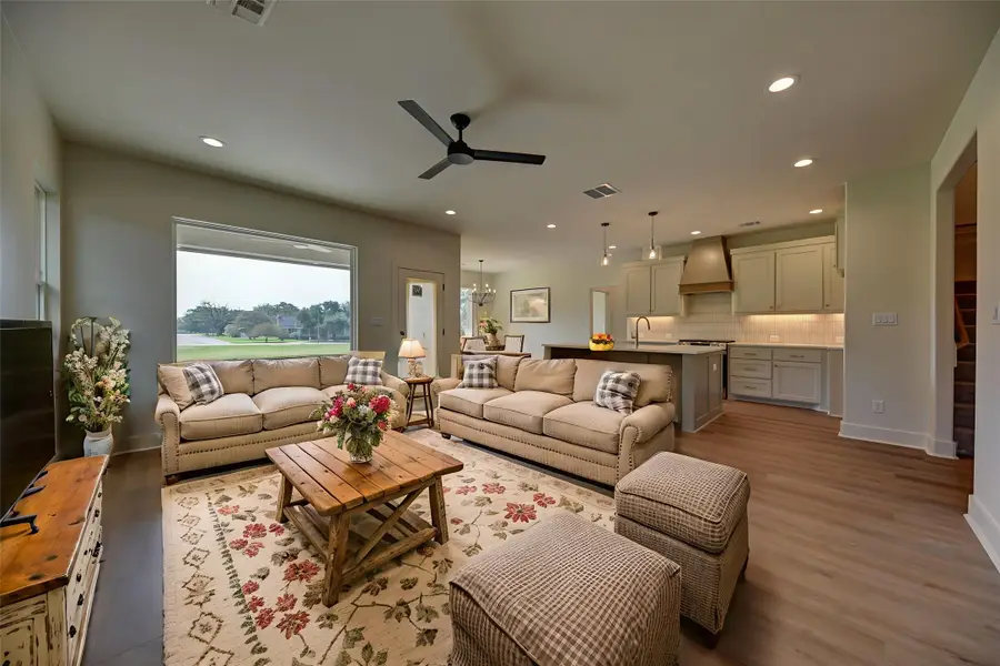 1033 South Masonic Street, Bellville, TX 77418 - #3