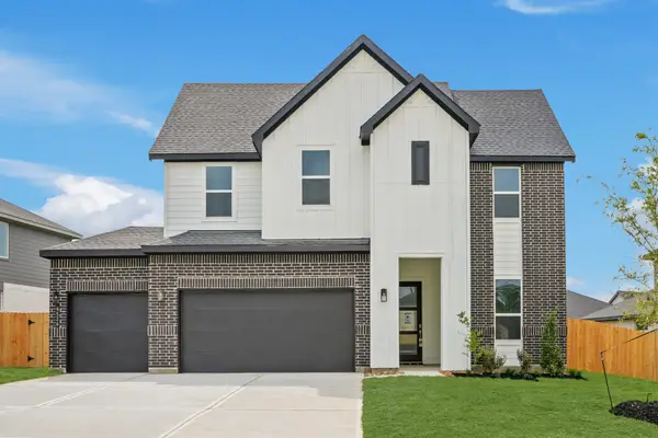 4526 Iguaza Falls Drive, Conroe, TX 77303