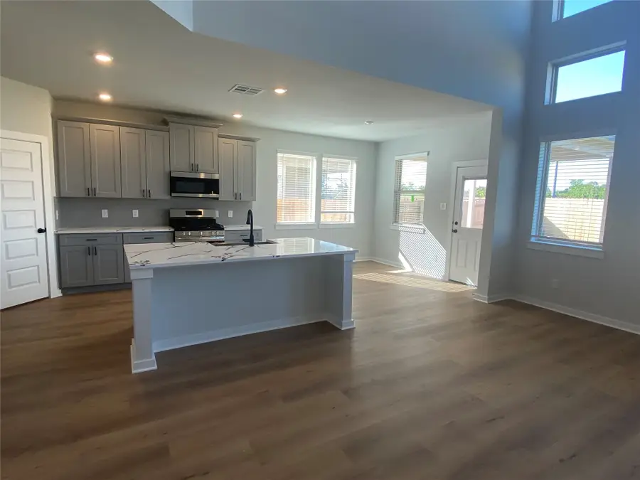 407 Zeus Mountains Dr, Crosby, TX 77532 - Image #2