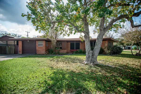 218 Burnet Street, Port Lavaca, TX 77979