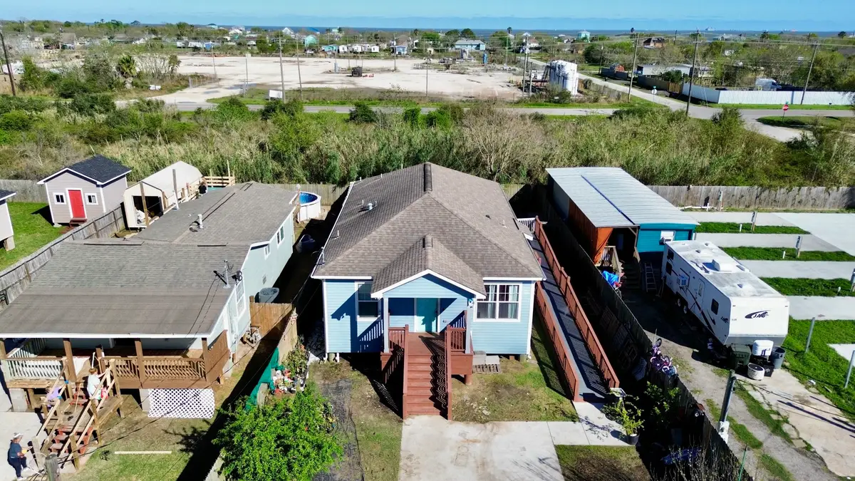 771 10th Street, Dickinson, TX 77539 - #1