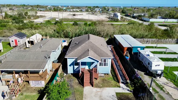 771 10th Street, Dickinson, TX 77539