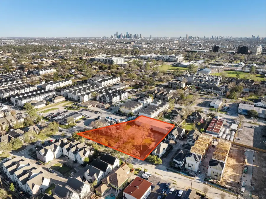 909 E Fisher Street, Houston, TX 77018 - Image #2