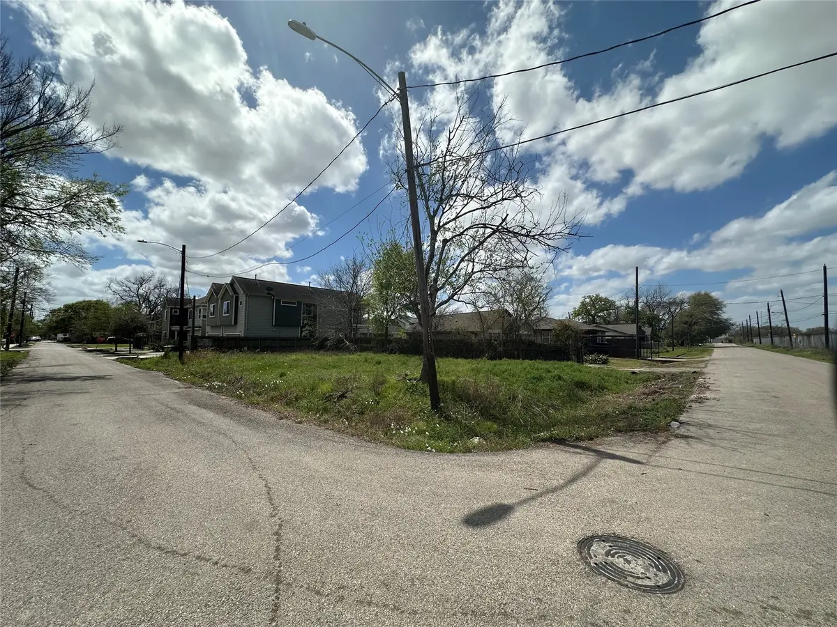 5120 Lee Street, Houston, TX 77020 - Image #1