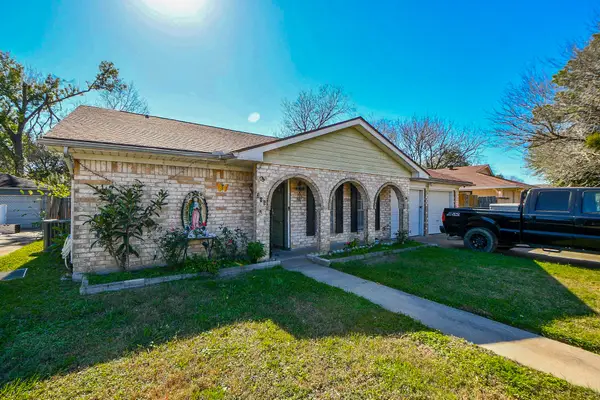 346 Coach Lamp Ln, Houston, TX 77060