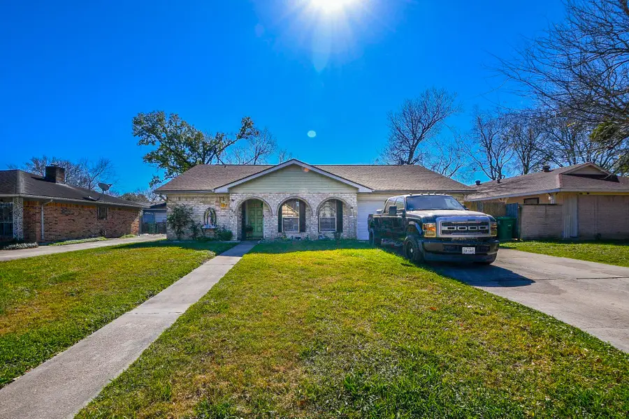 346 Coach Lamp Ln, Houston, TX 77060 - Image #2