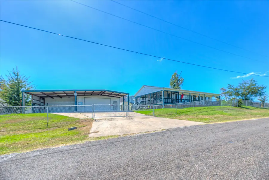 332 S Oak Lee Drive S, Onalaska, TX 77360 - Image #2