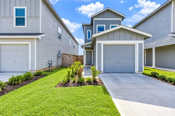 910 Pertuso Ln, Huffman, TX 77336
