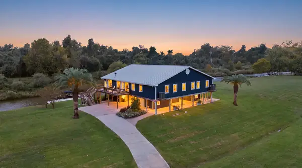 890 Exotic Isle Drive, Matagorda, TX 77457