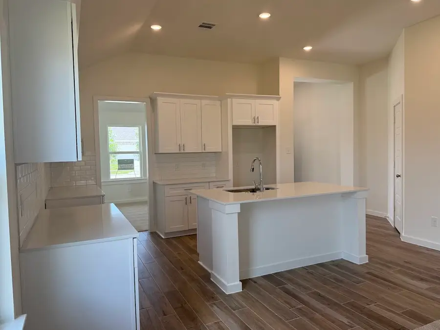 8327 Amber Summit Lane, Angleton, TX 77515 - #2