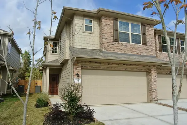 1742 Parkside Shores Lane, Crosby, TX 77532