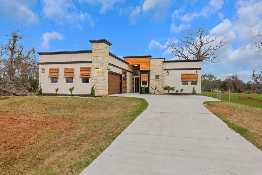 209 Horse Shoe Trail, Angleton, TX 77515 - #2