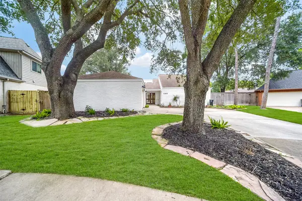 2303 Willow Lake Drive, Houston, TX 77077