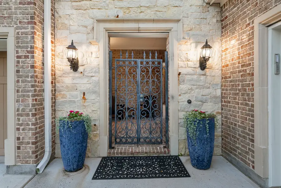 119 W Cresta Bend Place, Spring, TX 77389 - #2