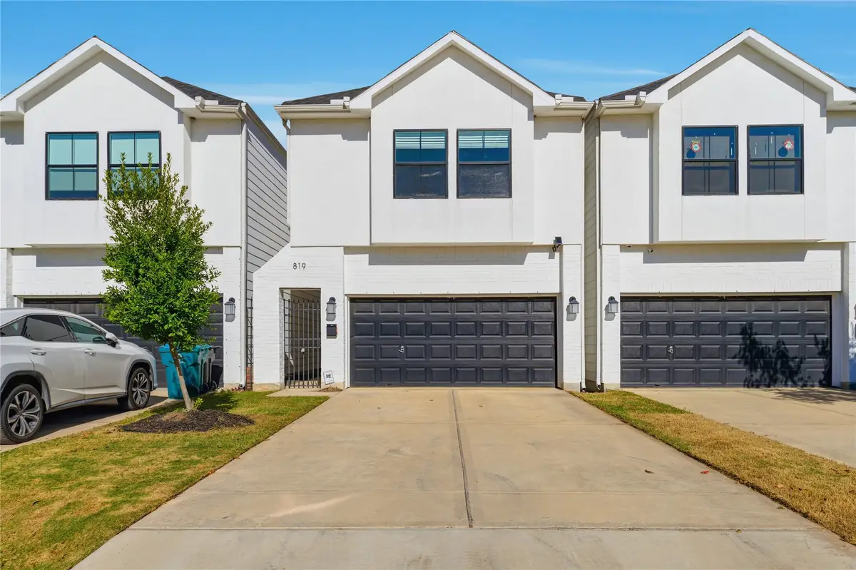 819 W 19th Street, Houston, TX 77008 - Image #1