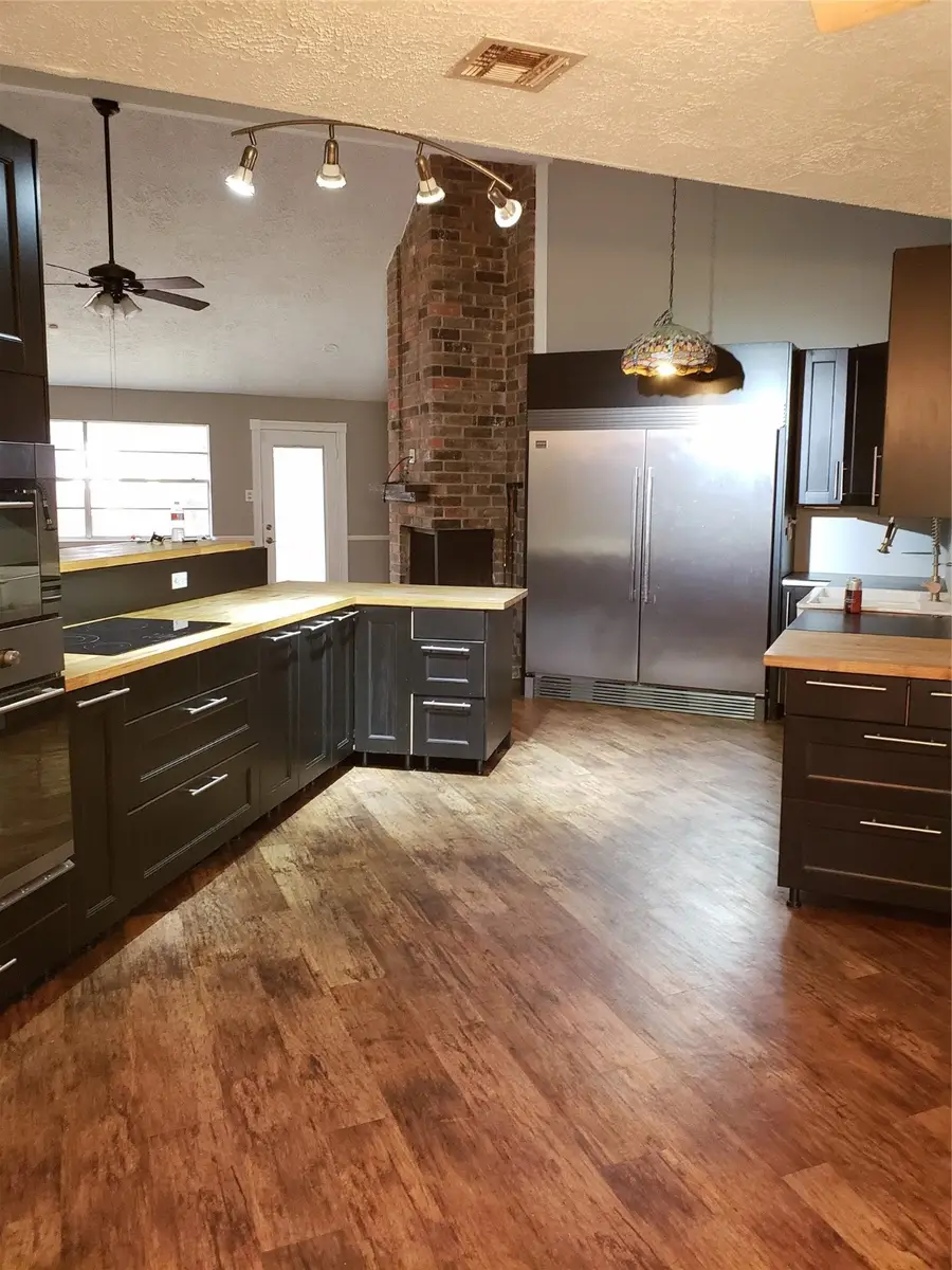 2310 Lees Court, League City, TX 77573 - Image #2