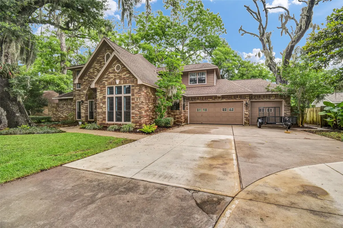 212 Live Oak Lane, Lake Jackson, TX 77566 - #1