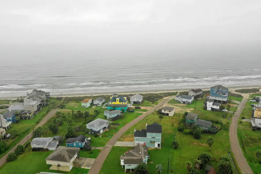 4102 Surf Drive, Galveston, TX 77554 - Image #2