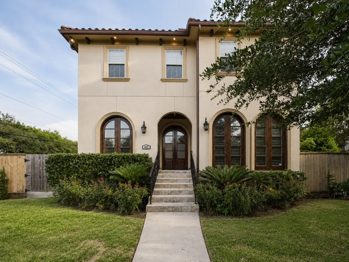 4003 Dumbarton St, Houston, TX 77025 - #1