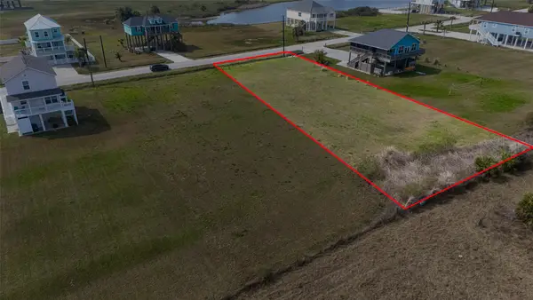 18047 Shaman Drive, Galveston, TX 77554