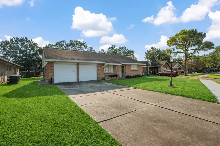 2303 Blueberry Lane, Pasadena, TX 77502 - Image #2