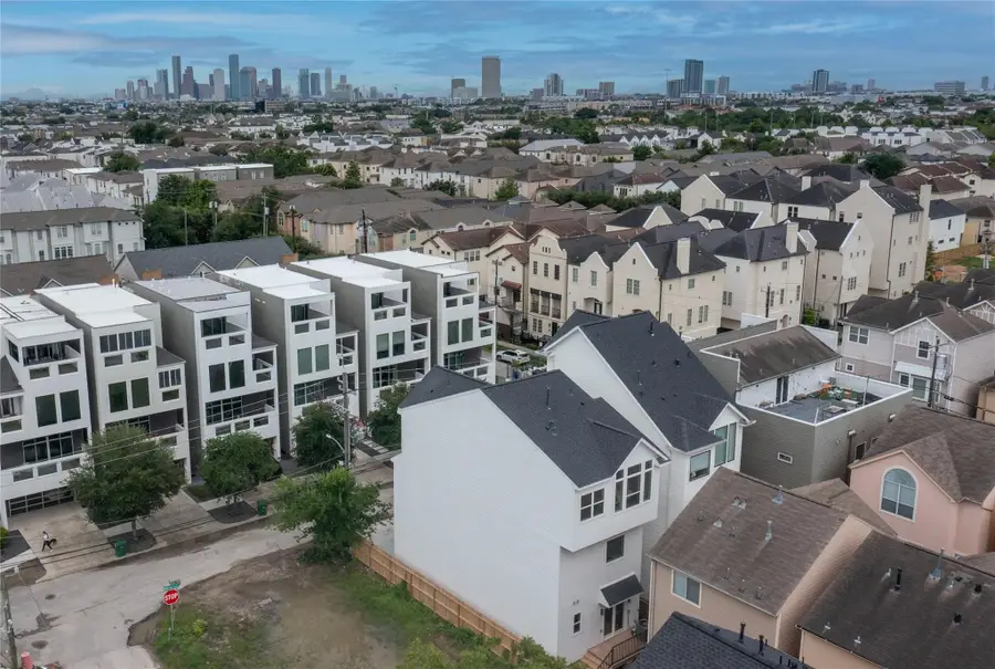 2611 Sherwin Street, Houston, TX 77007 - Image #2