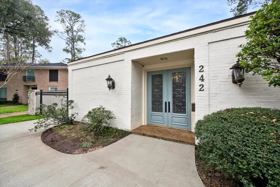 242 Vanderpool Lane, Houston, TX 77024 - Image #2