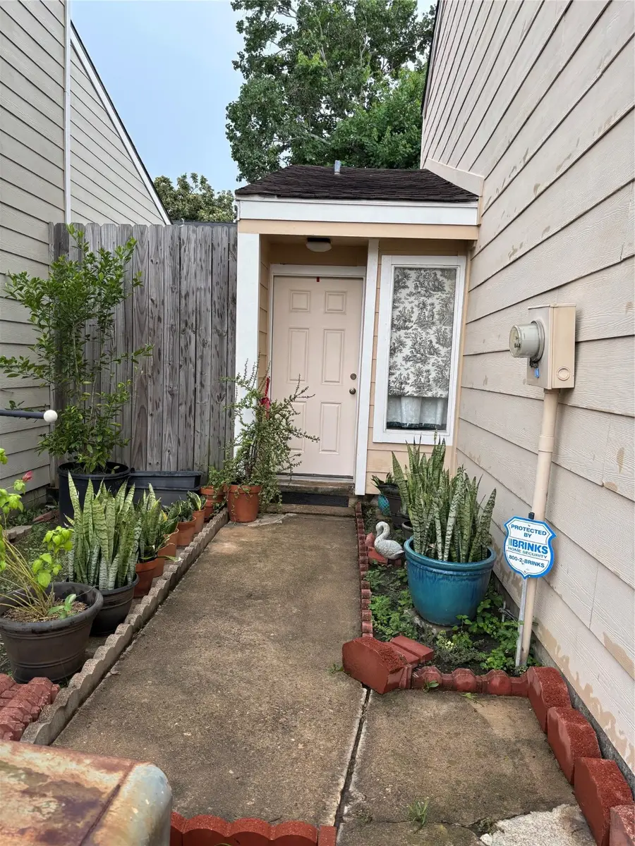 12412 Garden Estate Street, Houston, TX 77072 - Image #2