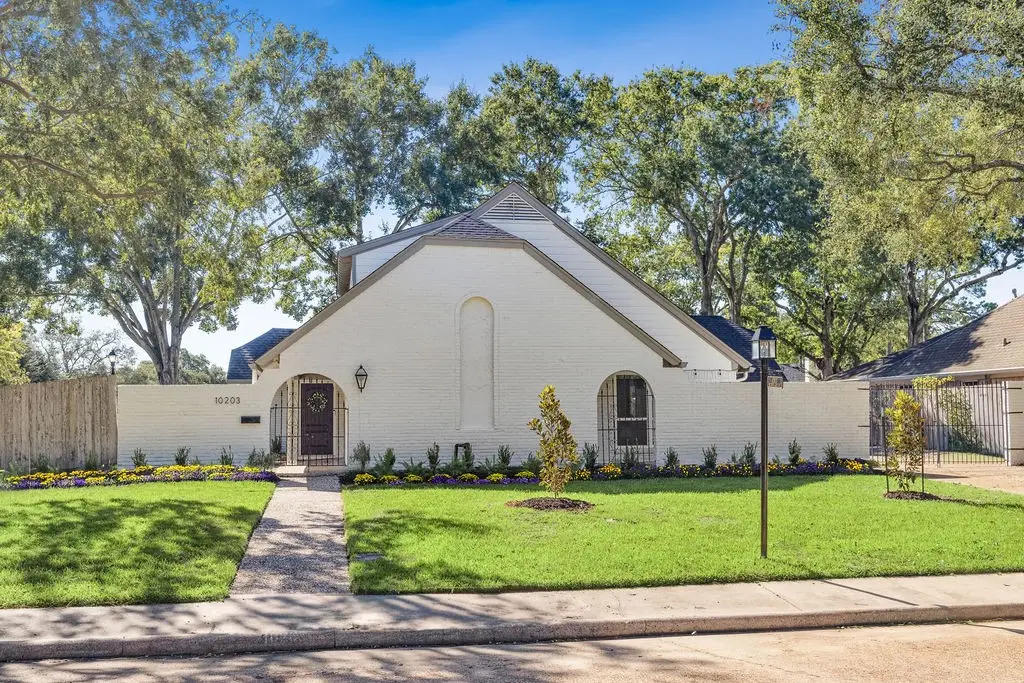 10203 Meadow Lake Lane, Houston, TX 77042 - #1
