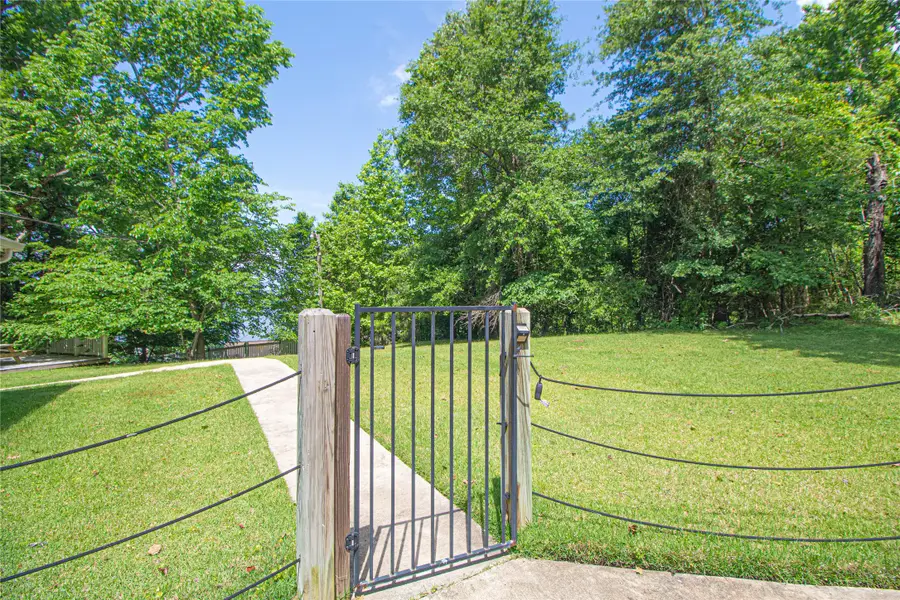 139 Grand Pine Loop, Livingston, TX 77351 - Image #3