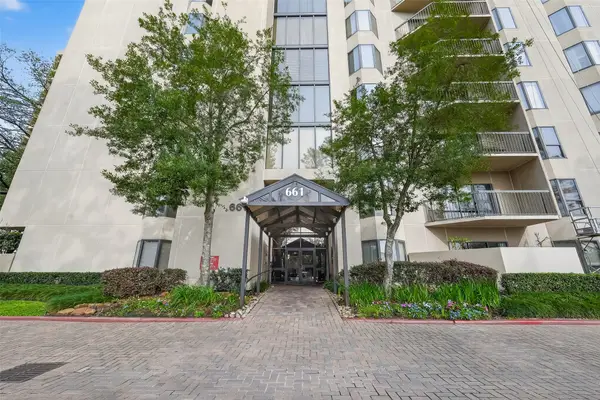661 Bering Drive #409, Houston, TX 77057