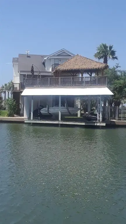 502 Isles End Road, Tiki Island, TX 77554 - Image #1