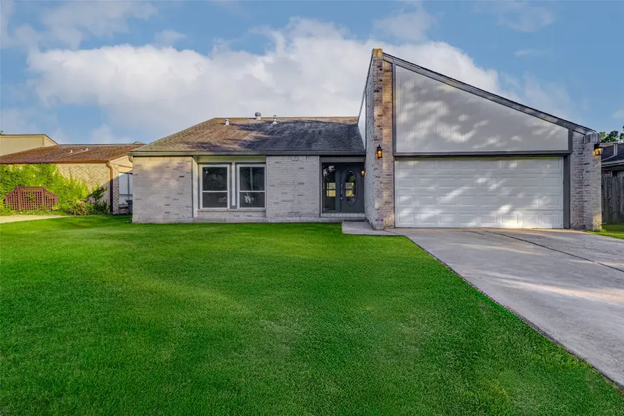 15706 Dunmoor Drive, Houston, TX 77059 - Image #2