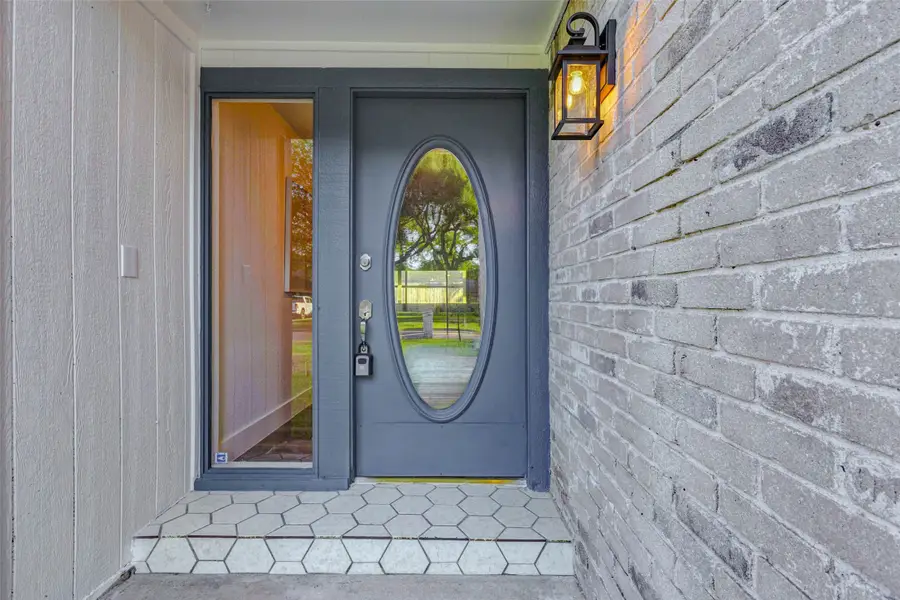 15706 Dunmoor Drive, Houston, TX 77059 - Image #3